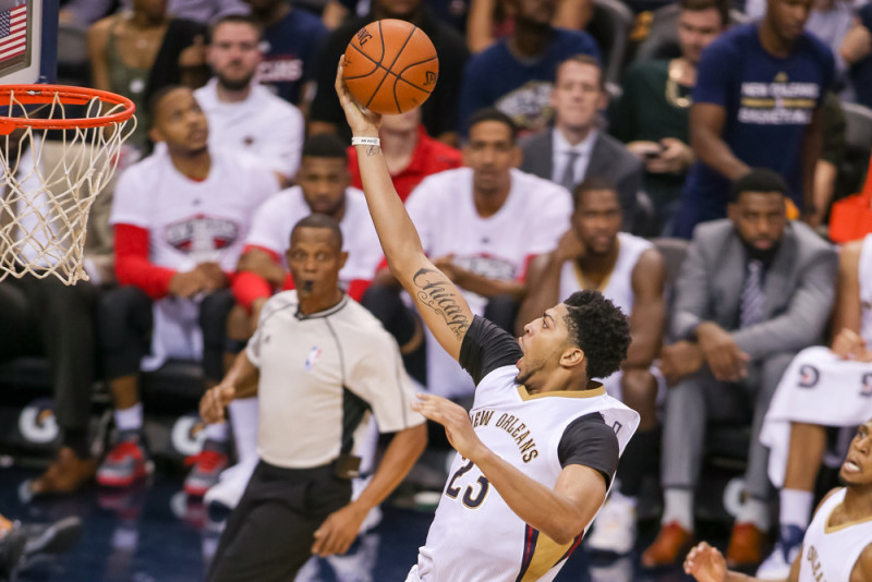 November 6, 2015:  New Orleans Pelicans forward Anthony Davis (23) drives to the net during the game between Atlanta Hawks and New Orleans Pelicans at the Smoothie King Center in New Orleans, LA.  Atlanta Hawks defeat New Orleans Pelicans 121-115.  (Photograph by Stephen Lew/Icon Sportswire)