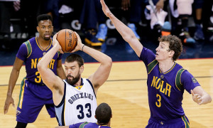 February 01, 2016: Memphis Grizzlies center Marc Gasol (33) looks to pass the ball during the NBA game between the Memphis Grizzles and the New Orleans Pelicans at the Smoothie King Center in New Orleans, LA. Memphis Grizzlies defeat New Orleans Pelicans 110-95. (Photograph by Stephen Lew/Icon Sportswire)